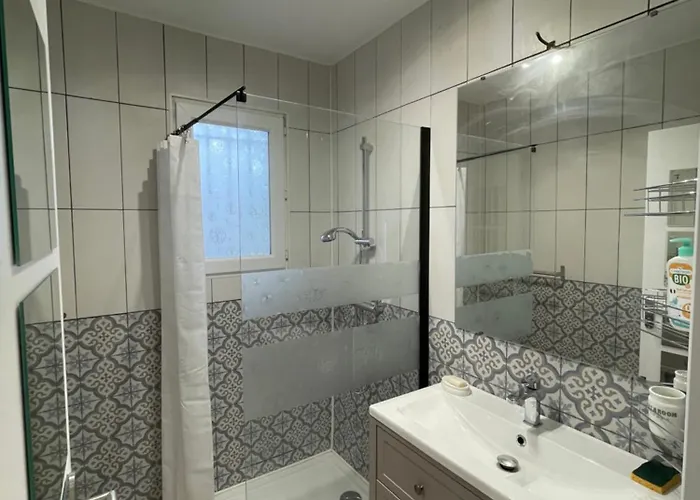 Ferienhaus Maison Plain Pied Au Calme Sur Parcelle Arboree